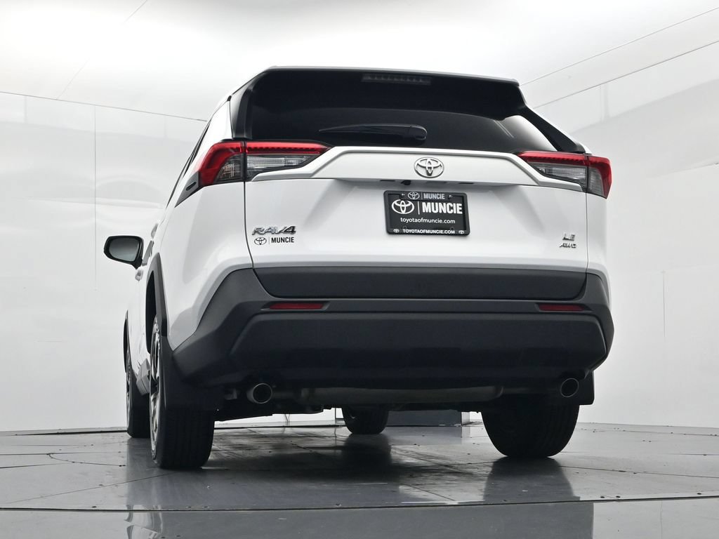 Used 2024 Toyota RAV4 LE AWD/4WD image 41