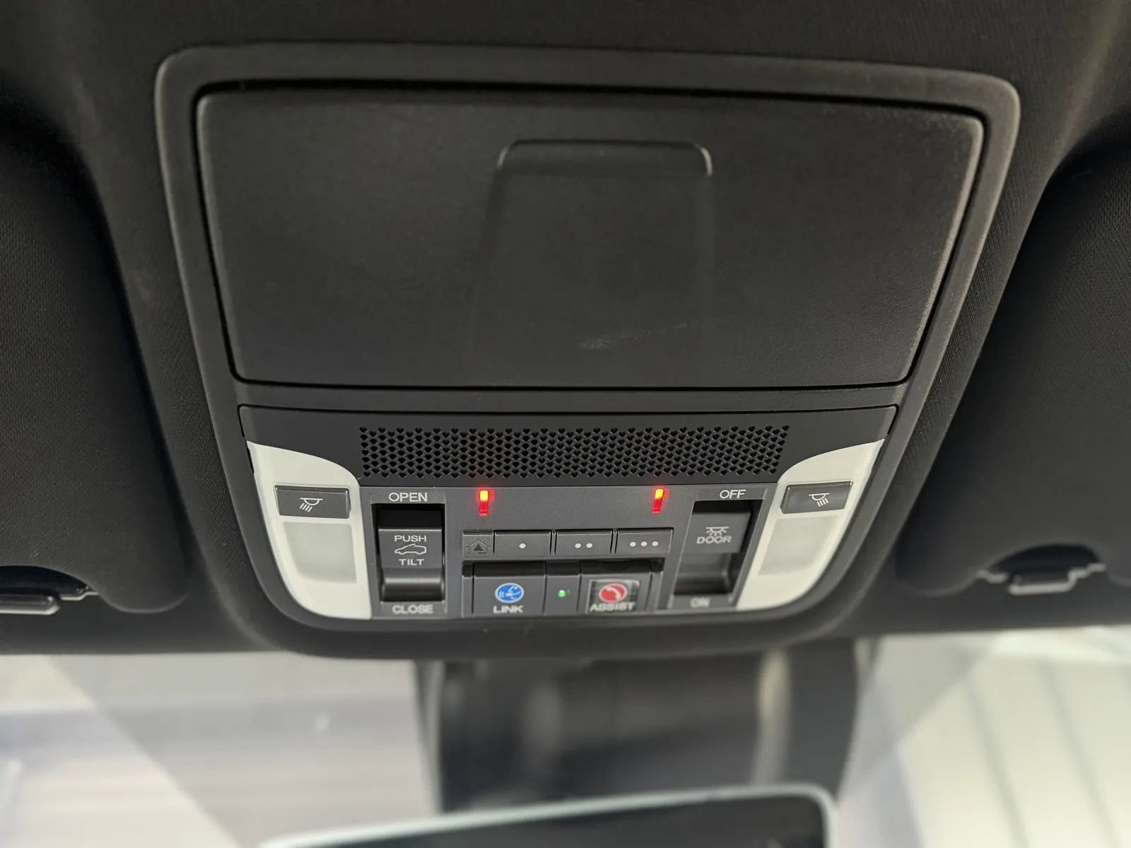 Used 2020 Acura MDX A-Spec image 38