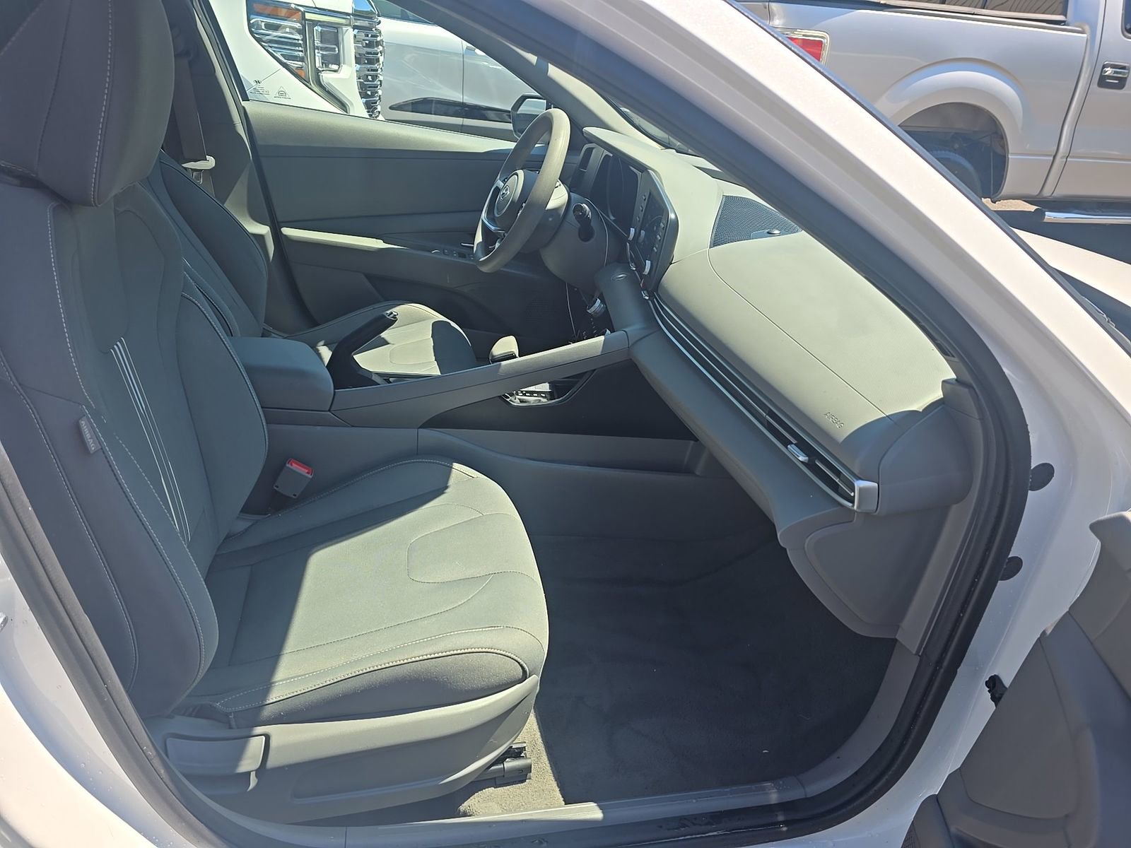 Used 2022 Hyundai Elantra SEL FWD image 10