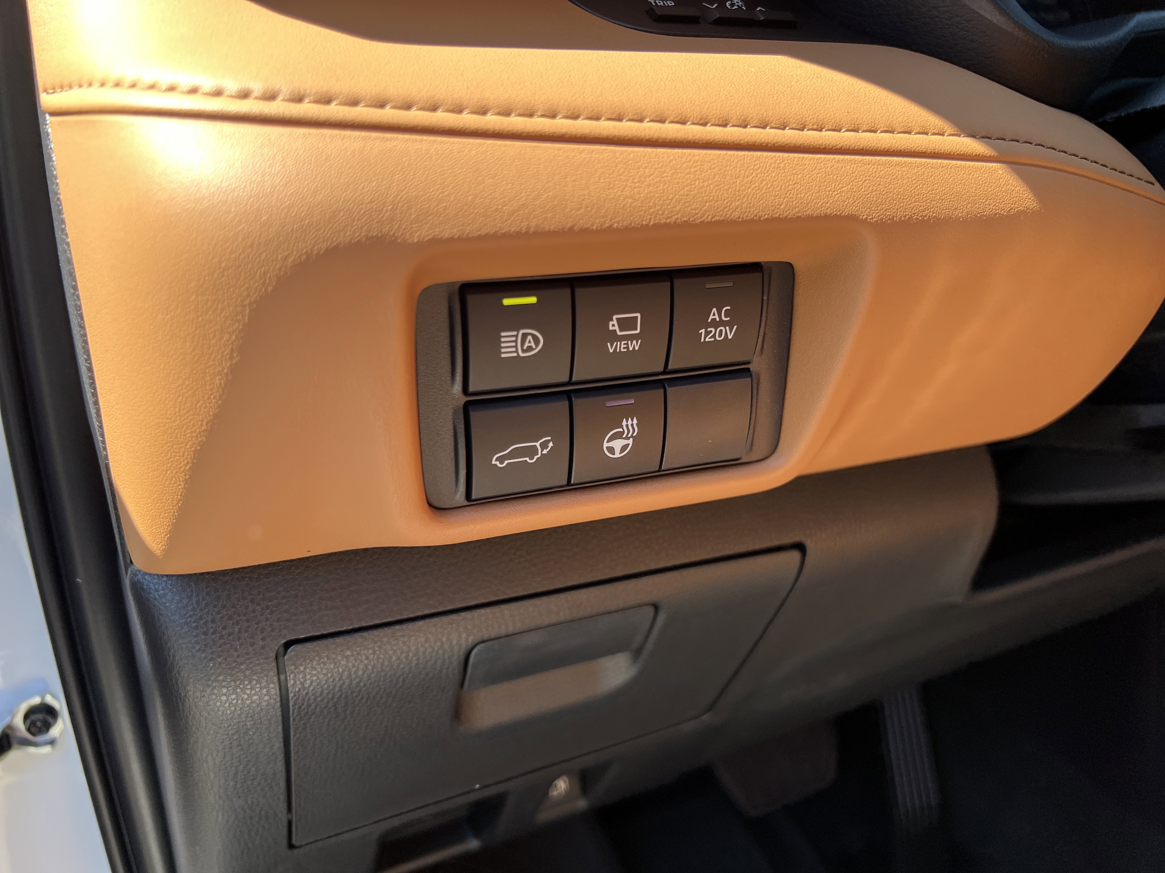 New 2026 Toyota Highlander Platinum image 17