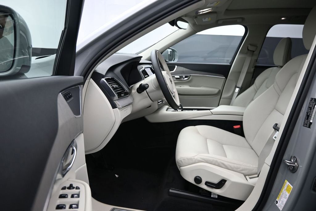 Certified 2025 Volvo XC90 T8 Plus w/ Protection Package Premier AWD/4WD image 11