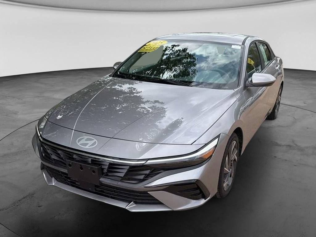 Used 2025 Hyundai Elantra SEL FWD image 5