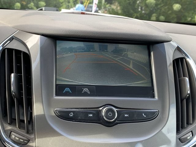 Used 2018 Chevrolet Cruze LT FWD image 22