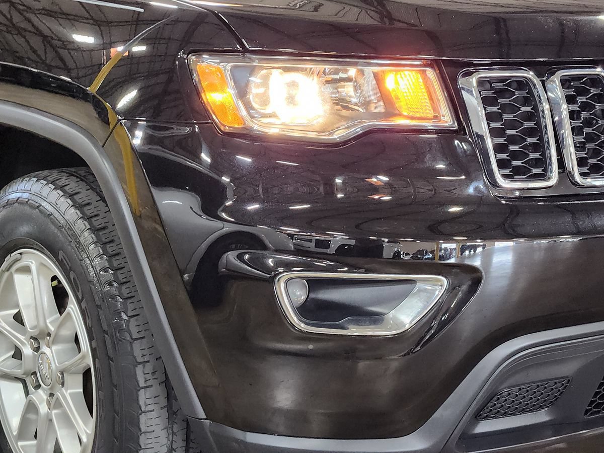 Used 2019 Jeep Grand Cherokee Laredo RWD image 11