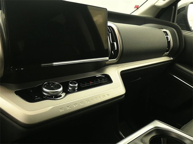 New 2026 Ford Expedition Active image 14