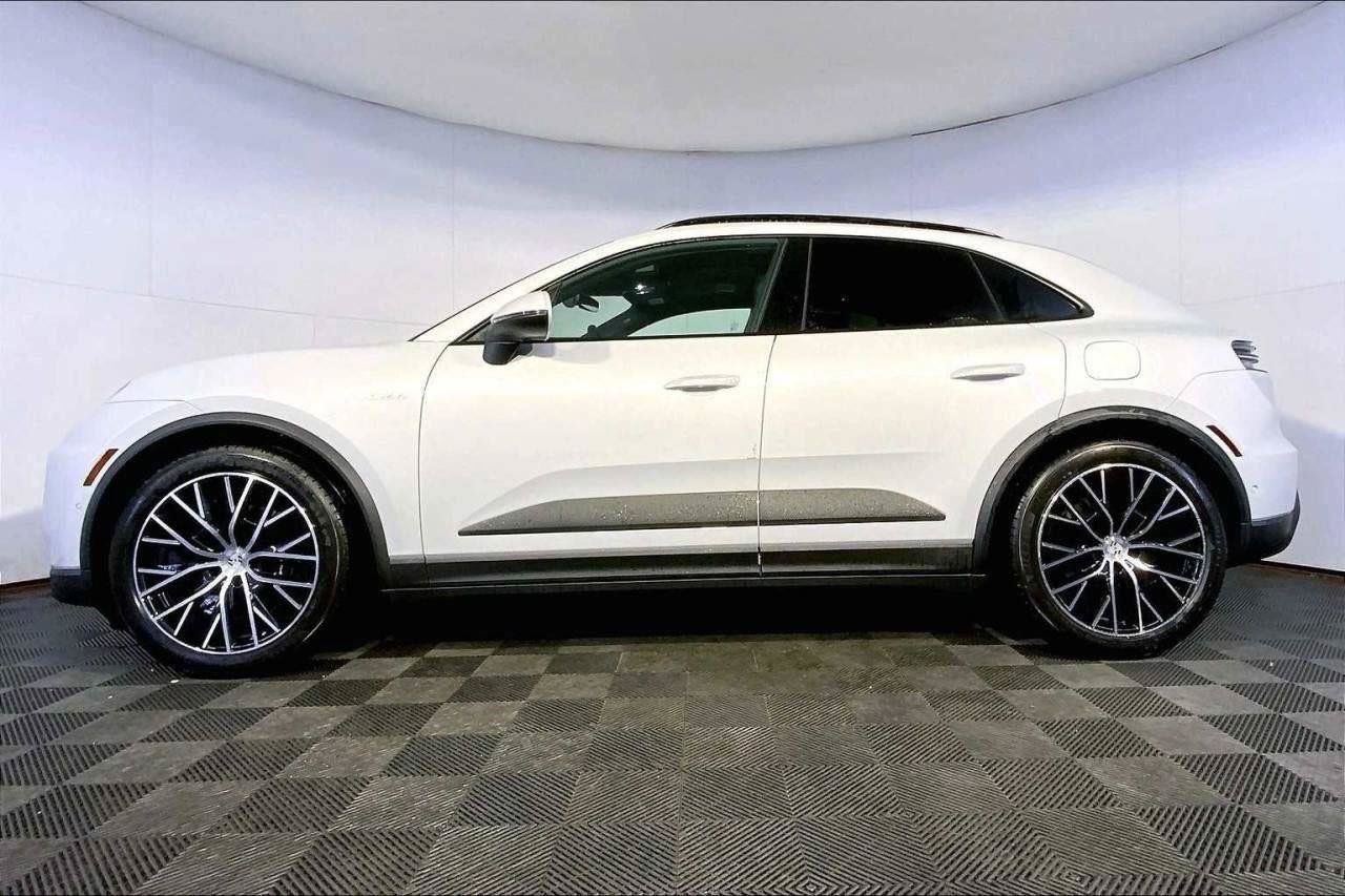 New 2025 Porsche Macan Electric image 64