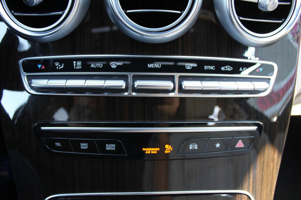 Used 2021 Mercedes-Benz GLC 300 4MATIC Coupe image 12