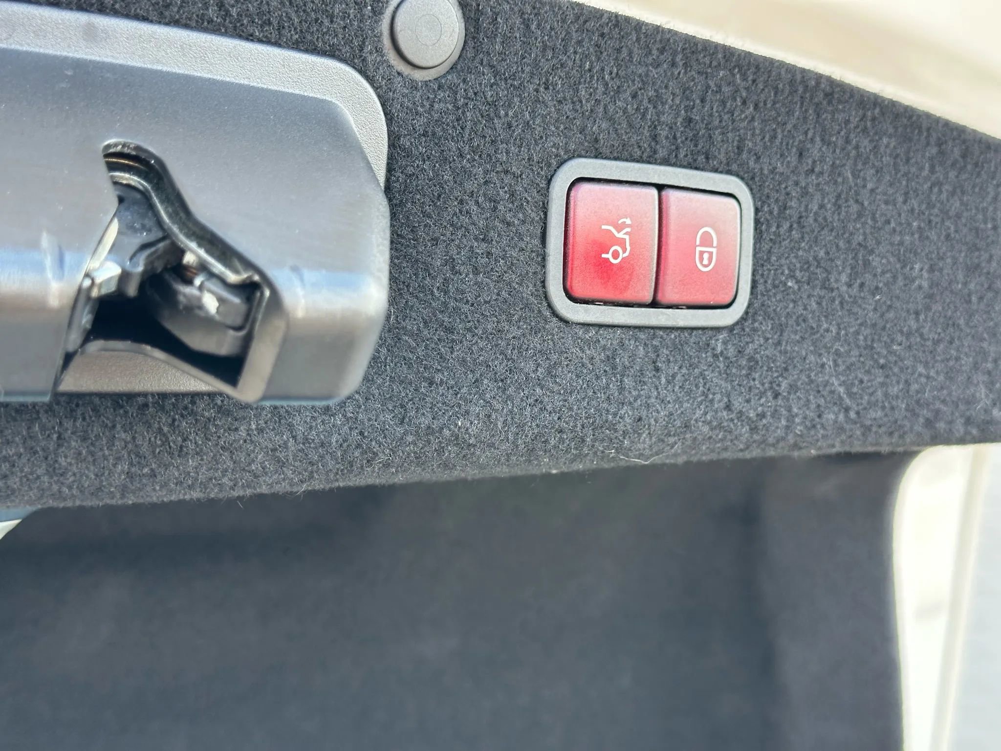 Used 2015 Mercedes-Benz S 550 4MATIC Sedan image 23