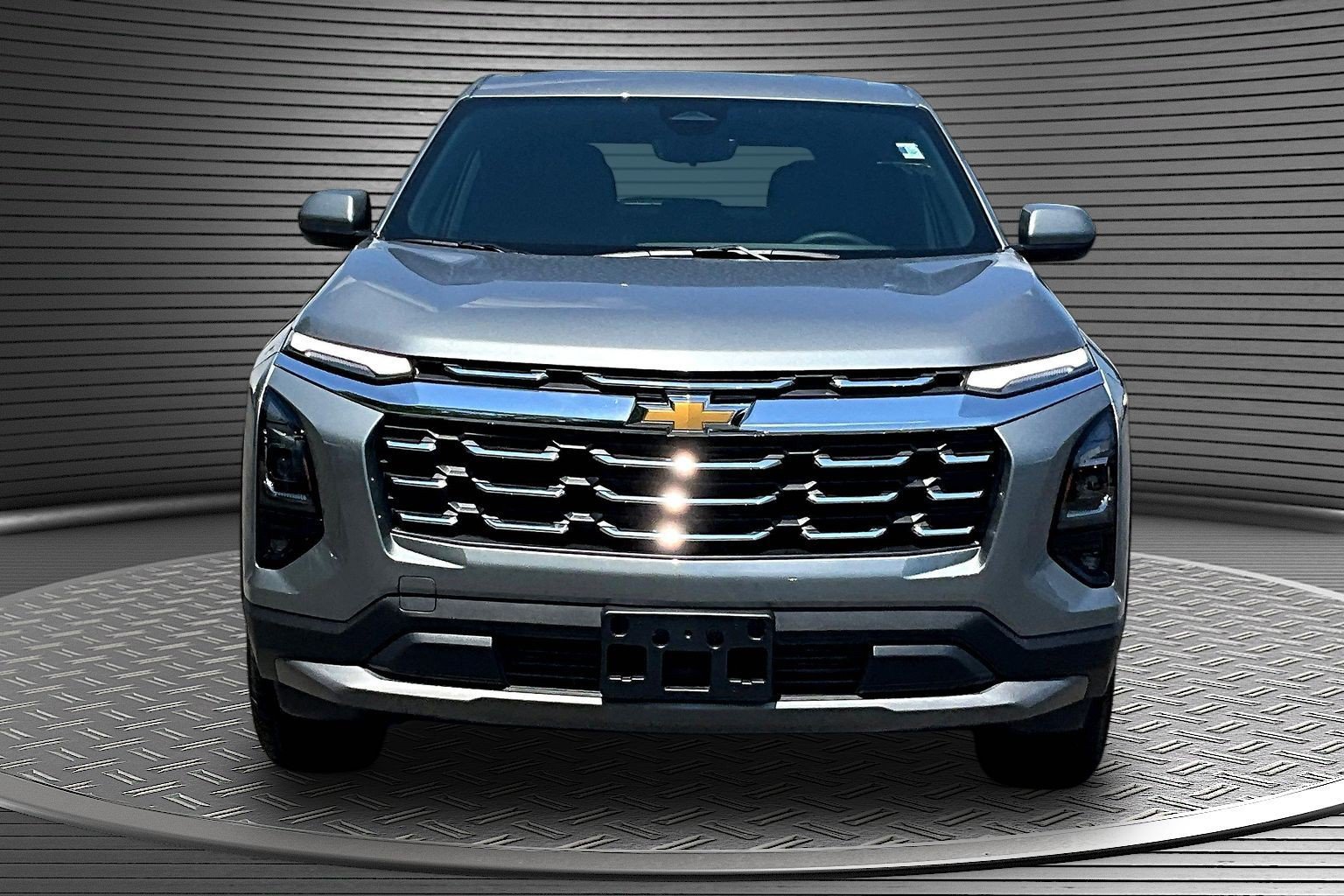 Used 2026 Chevrolet Equinox LT w/ Safety and Technology Package AWD/4WD image 2