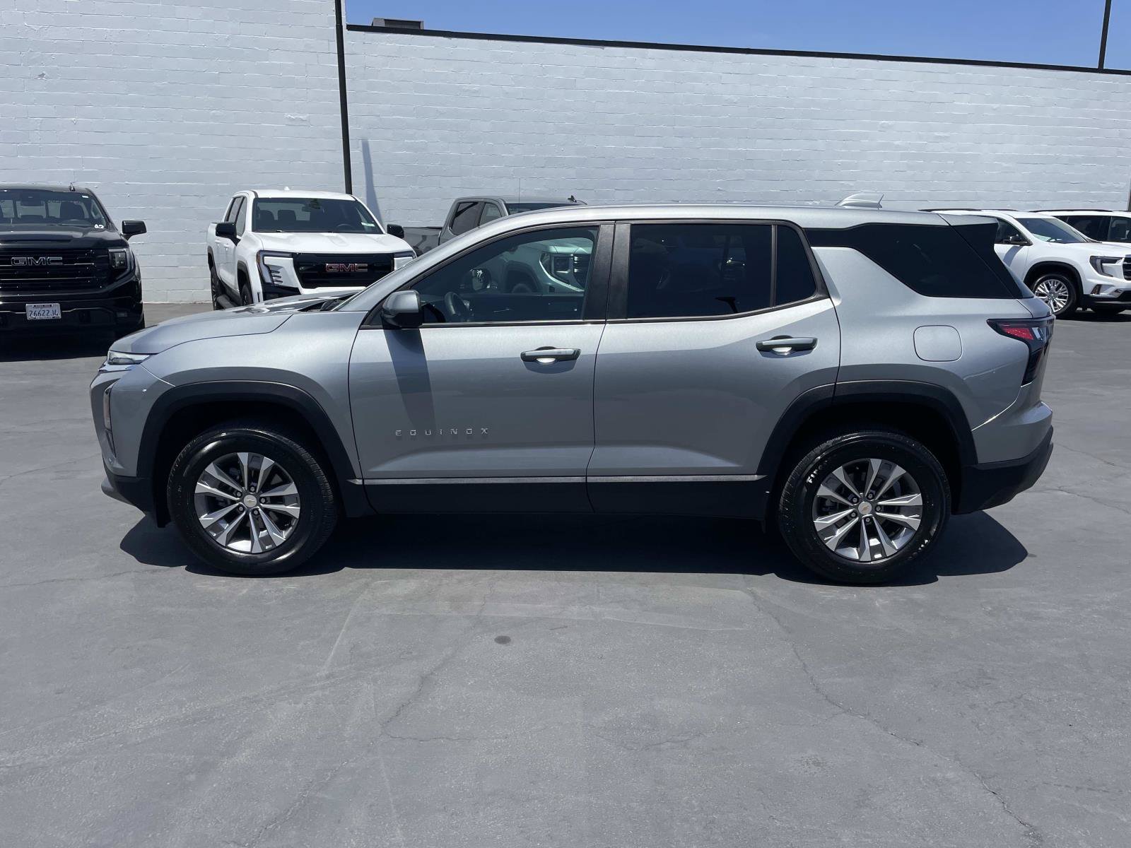 Used 2025 Chevrolet Equinox LT FWD image 8
