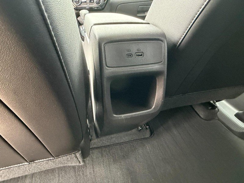 Used 2025 Chevrolet Trax LT FWD image 15