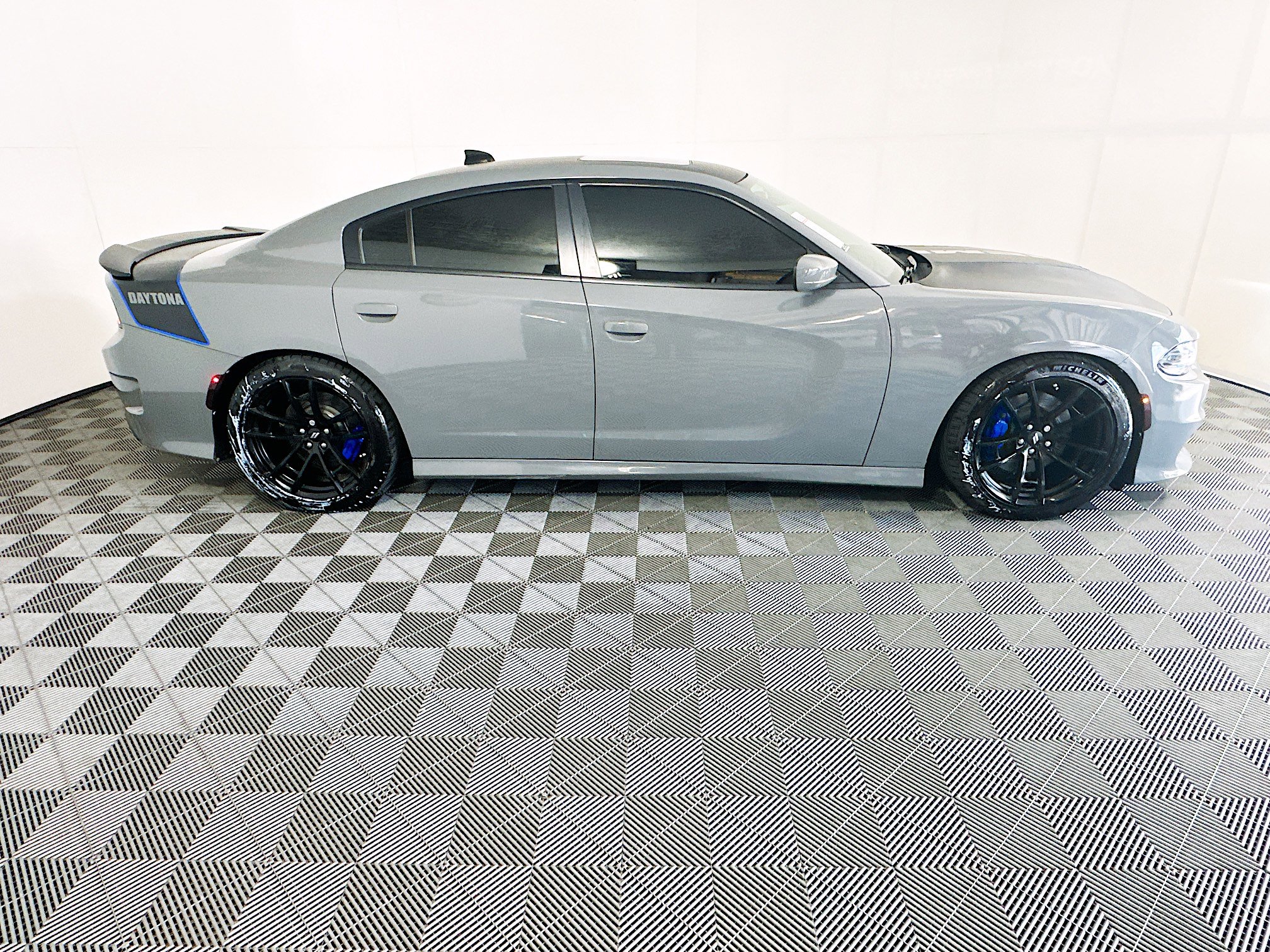 Used 2019 Dodge Charger Scat Pack w/ Daytona Edition Group RWD image 2