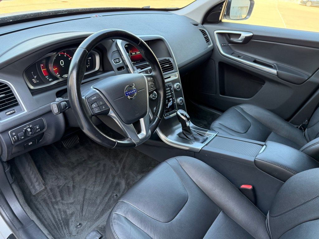 Used 2015 Volvo XC60 T5 AWD/4WD image 9