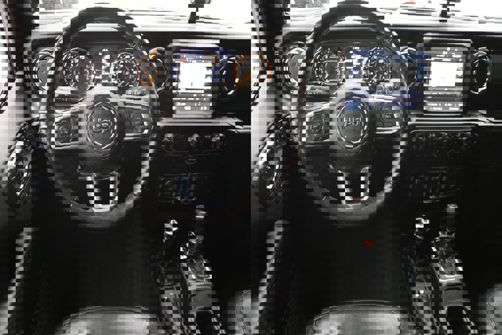 Used 2022 Jeep Wrangler Unlimited Sahara image 12