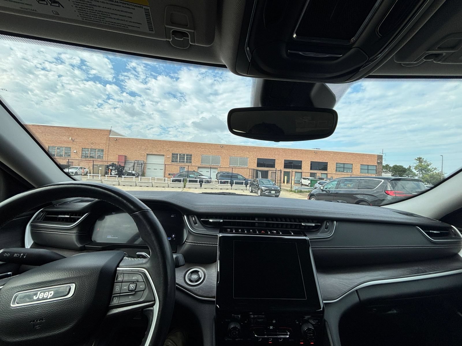 Used 2022 Jeep Grand Cherokee Limited AWD/4WD image 32