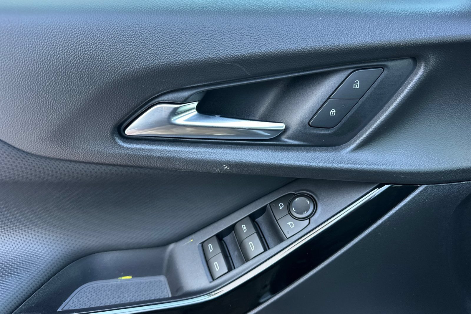 New 2026 Chevrolet Equinox LT FWD image 11