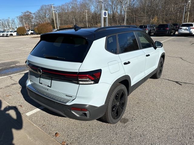 New 2026 Volkswagen Taos SE image 7