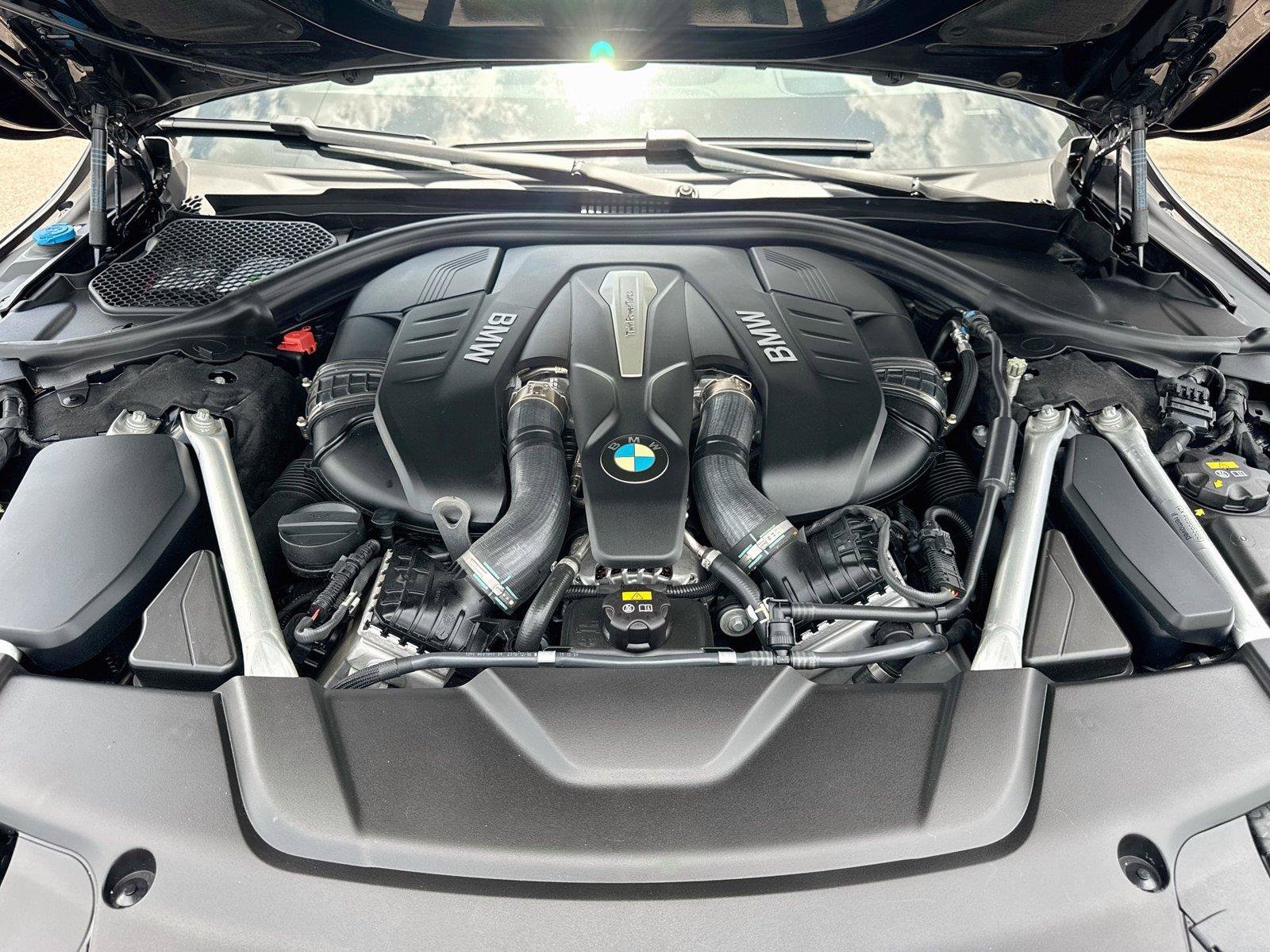 Used 2019 BMW 750i w/ Executive Package RWD image 35