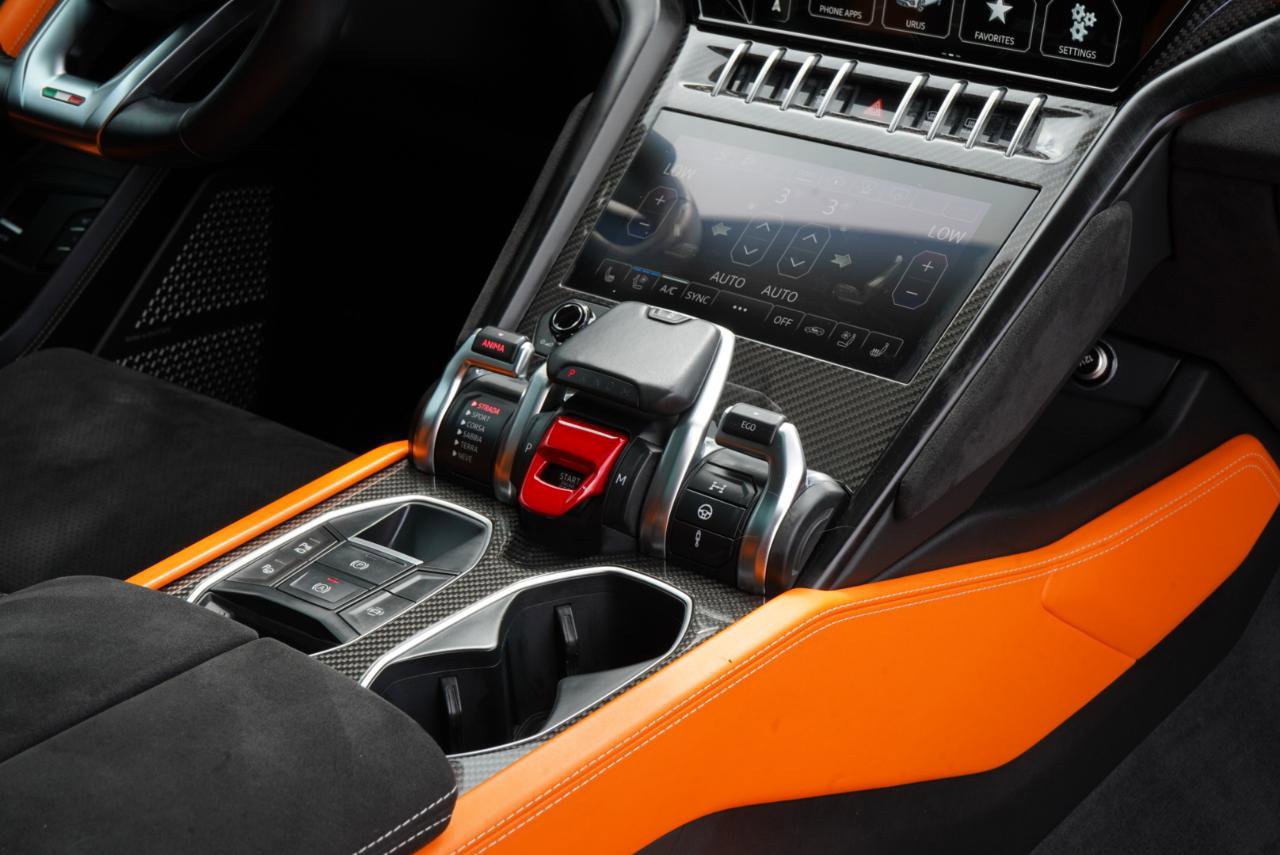 Used 2022 Lamborghini Urus AWD/4WD image 74