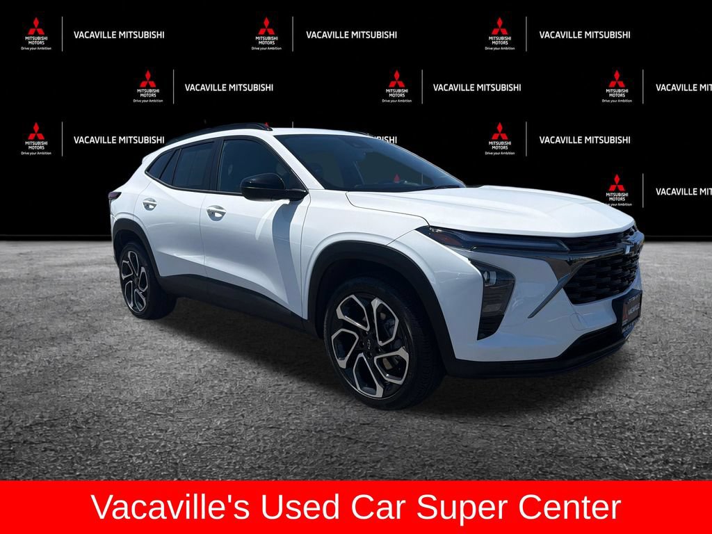 Used 2025 Chevrolet Trax RS w/ Sunroof Package FWD image 7