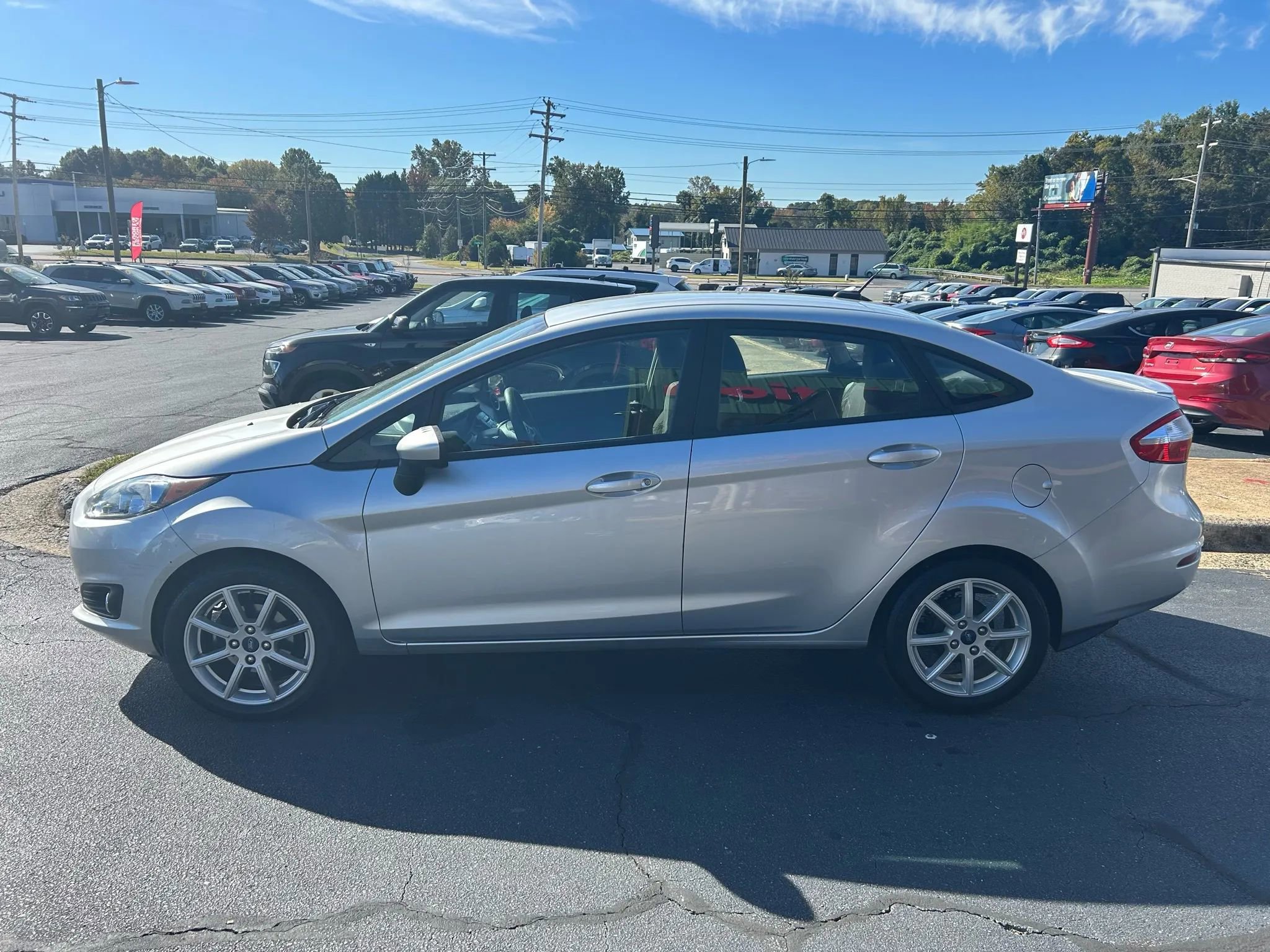 Used 2019 Ford Fiesta SE w/ Equipment Group 201A image 4