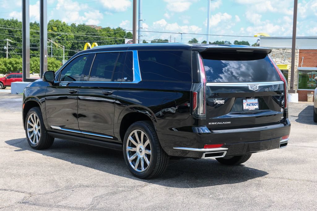 Used 2021 Cadillac Escalade ESV Premium Luxury Platinum AWD/4WD image 3