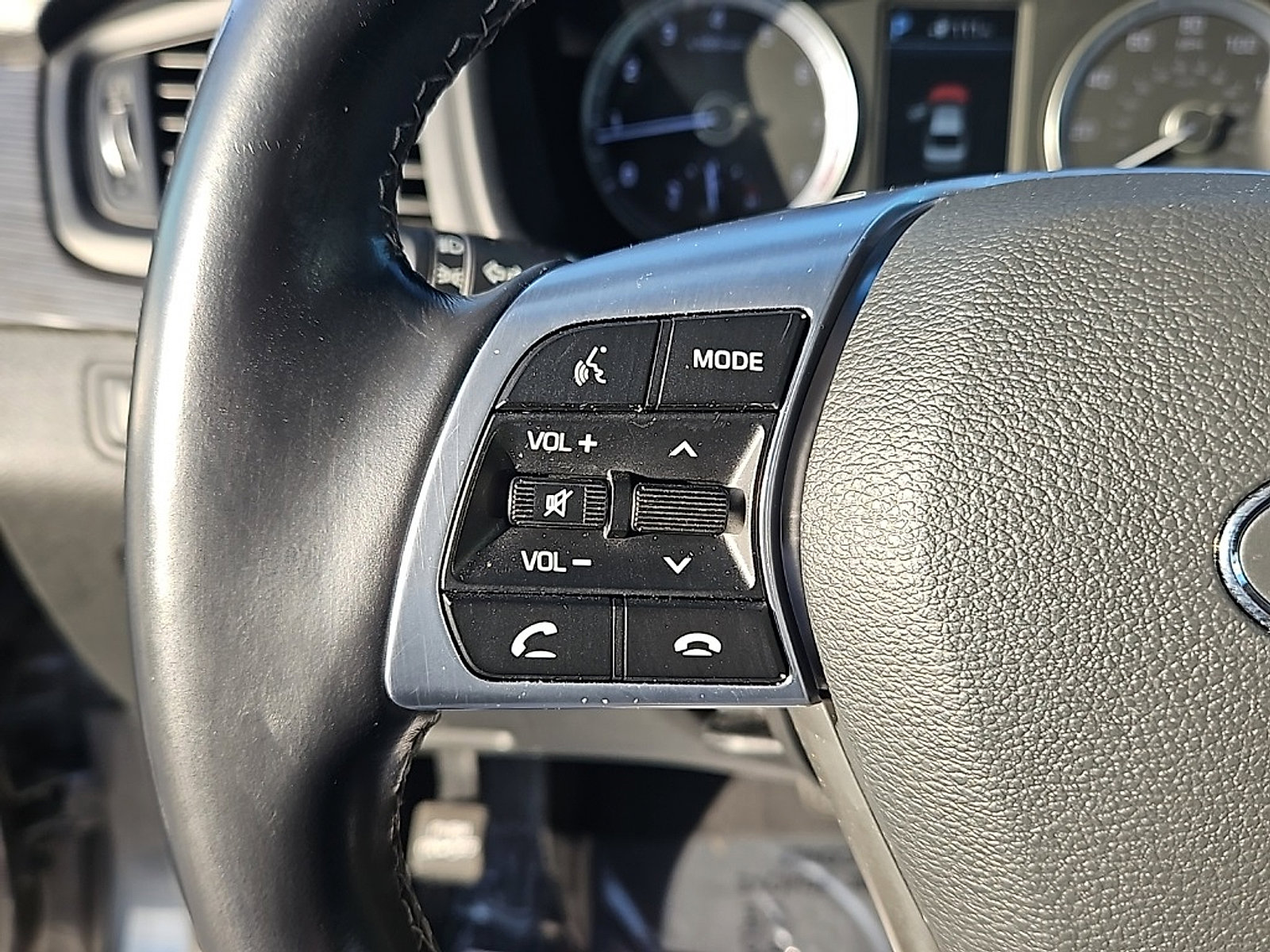 Used 2018 Hyundai Sonata Limited image 23