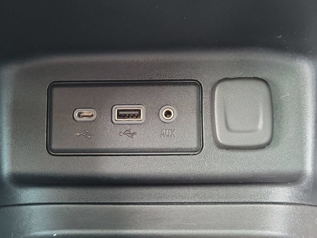 Used 2020 Chevrolet Equinox LT FWD image 22