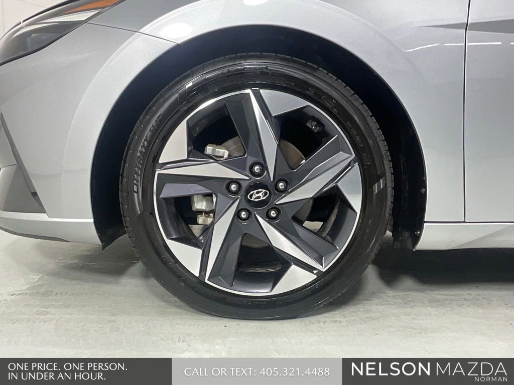 Used 2023 Hyundai Elantra Limited FWD image 10