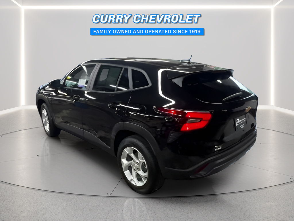 Used 2026 Chevrolet Trax LS w/ LS Convenience Package FWD image 10