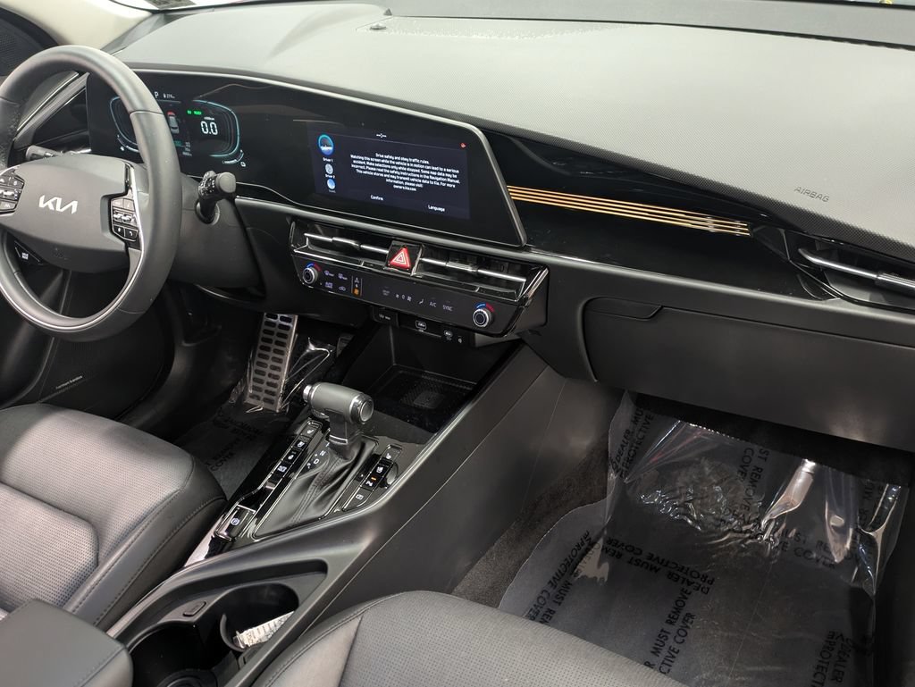 Certified 2023 Kia Niro SX Touring FWD image 30
