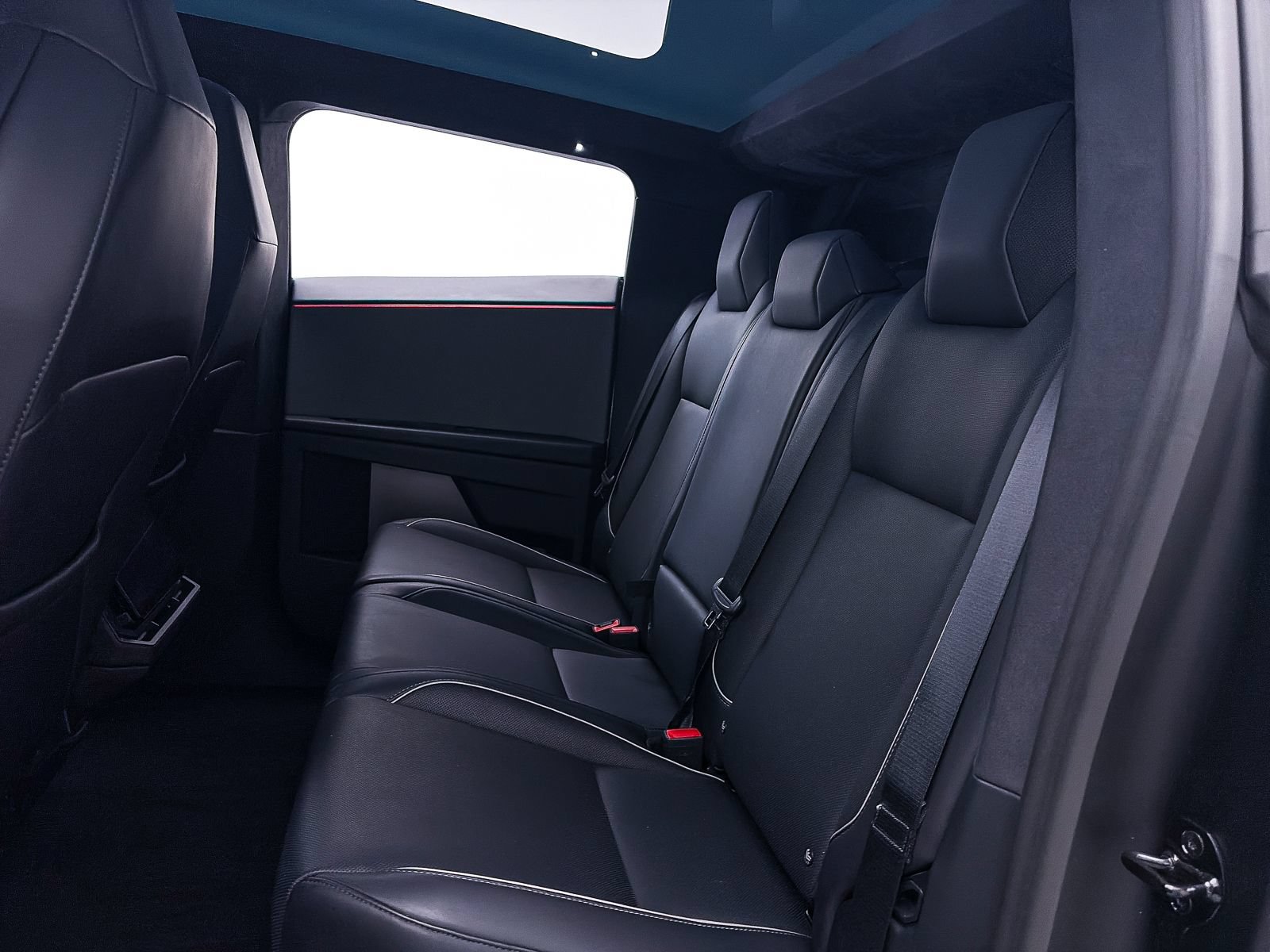 Used 2024 Tesla Cybertruck AWD Crew Cab image 35