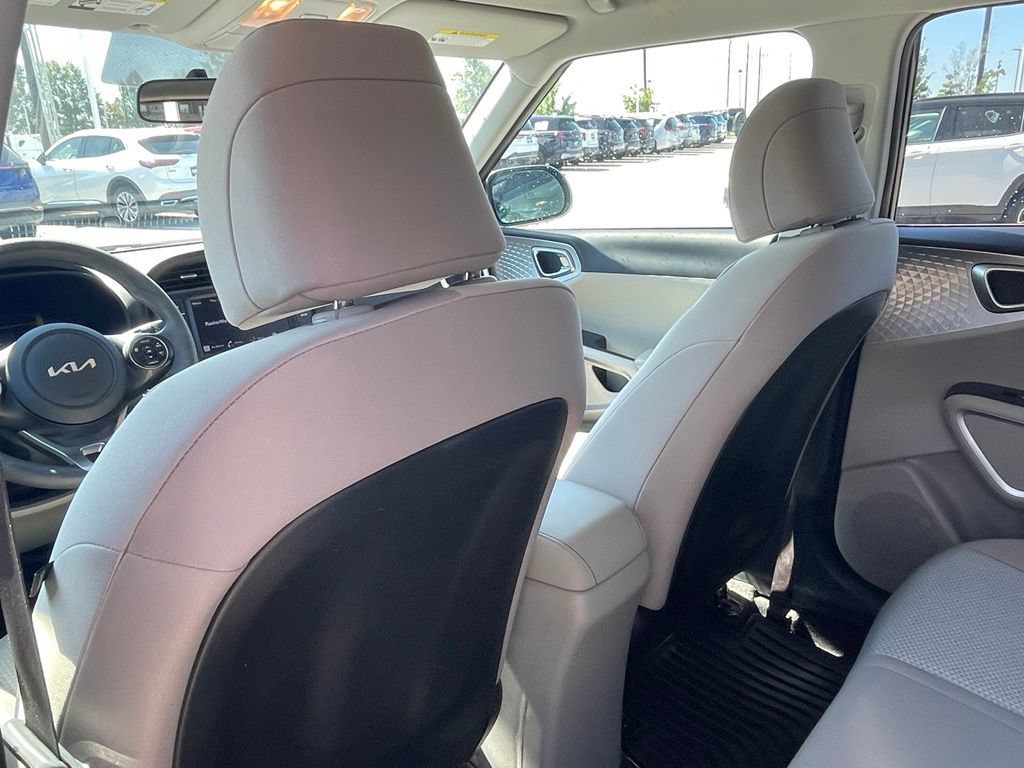 Certified 2022 Kia Soul LX FWD image 23