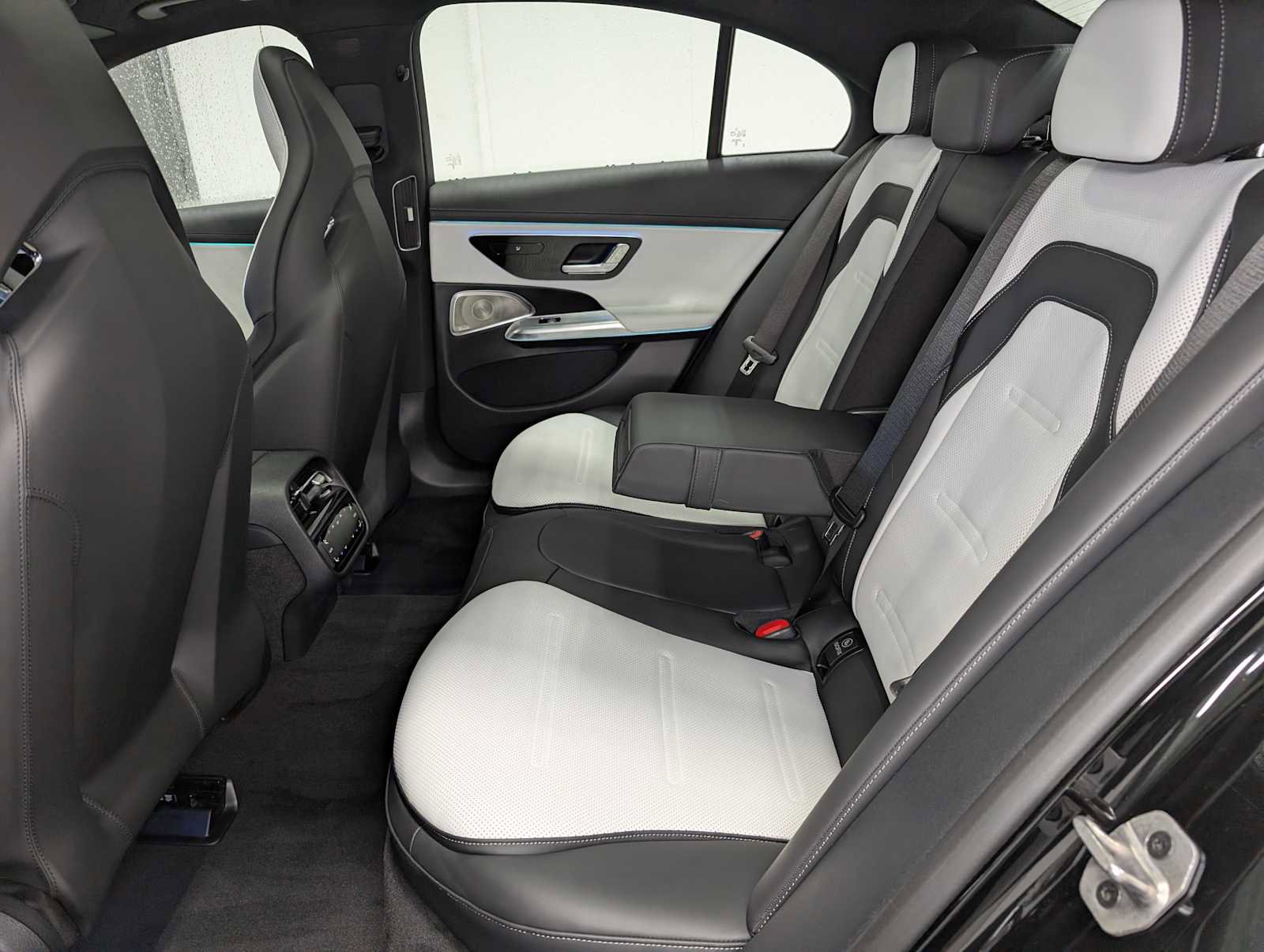 New 2026 Mercedes-Benz E 53 AMG e 4MATIC Sedan image 24