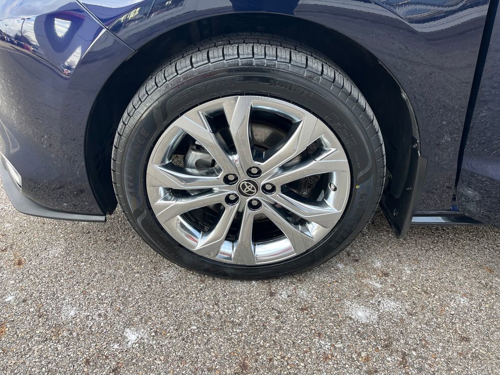 Certified 2022 Toyota Sienna Platinum image 31