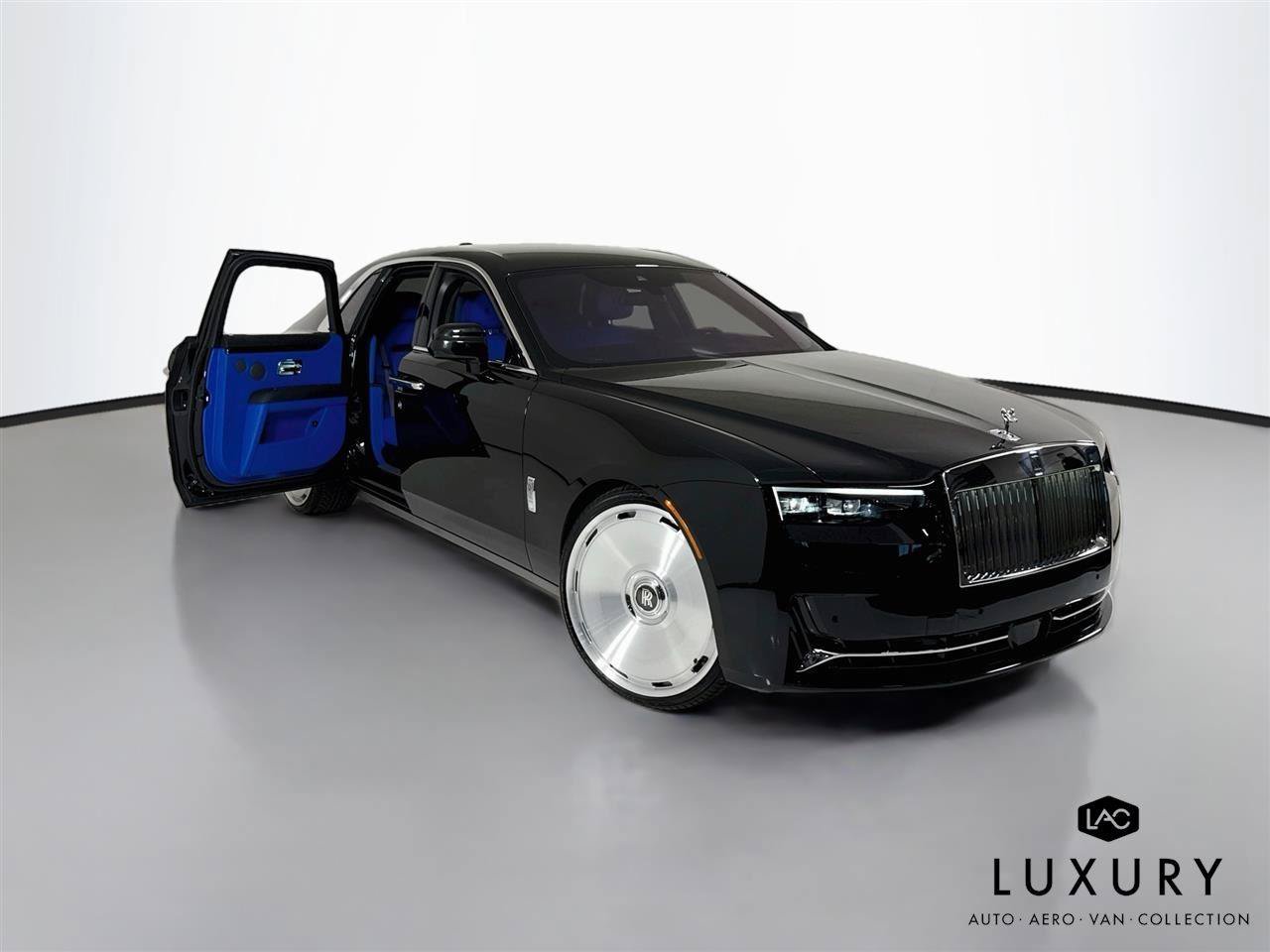Used 2025 Rolls-Royce Ghost AWD/4WD image 3