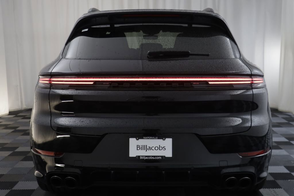 Used 2025 Porsche Cayenne GTS AWD/4WD image 17