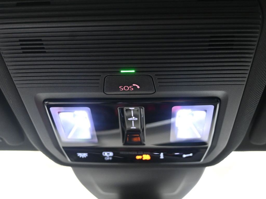 Certified 2024 Volkswagen GTI Autobahn image 32