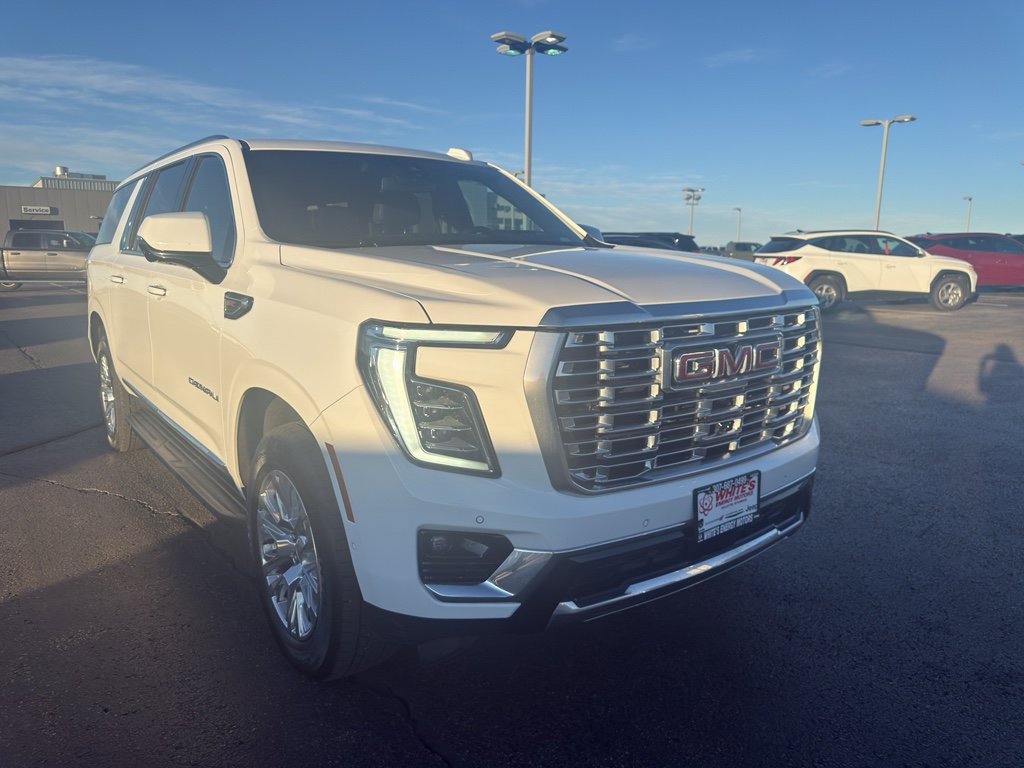 Used 2025 GMC Yukon XL Denali image 3