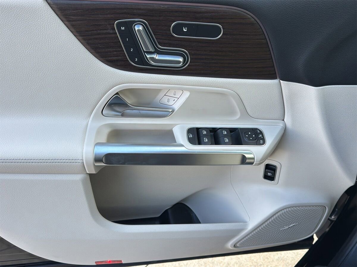 New 2026 Mercedes-Benz GLB 250 image 23