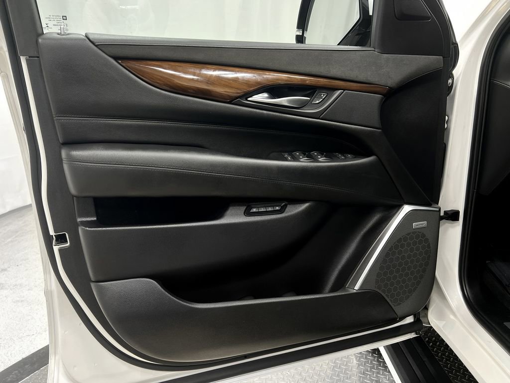 Used 2017 Cadillac Escalade Premium Luxury image 15