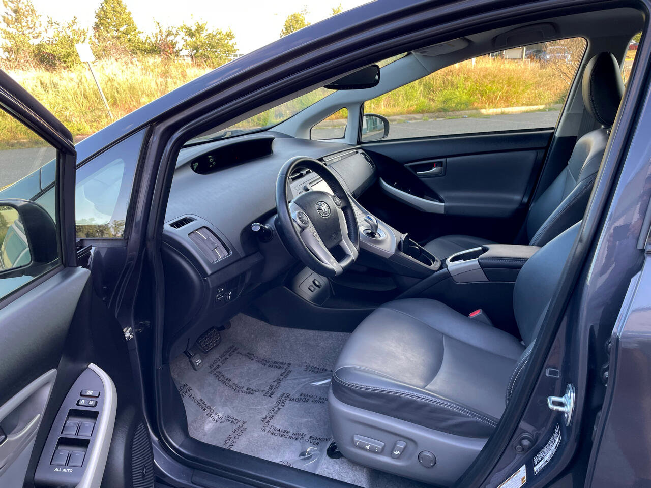 Used 2014 Toyota Prius Three image 10