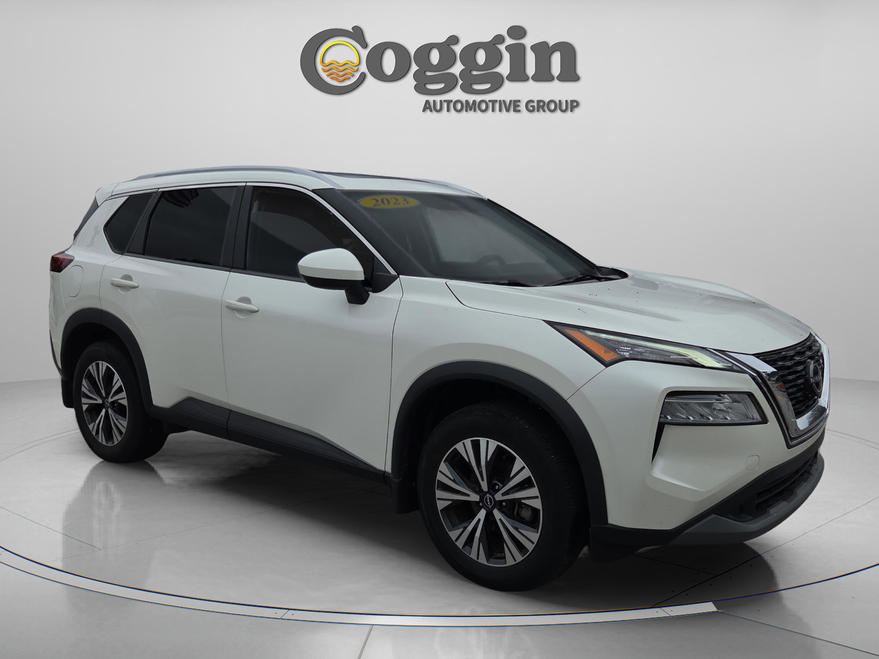 Used 2023 Nissan Rogue SV w/ SV Premium B Package image 7