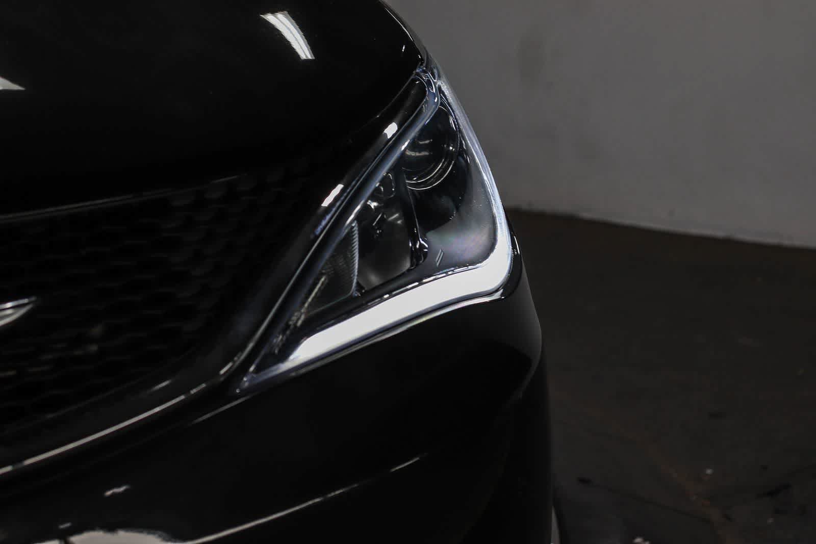 Used 2019 Chrysler Pacifica Limited w/ Advanced Safetytec Group FWD image 7