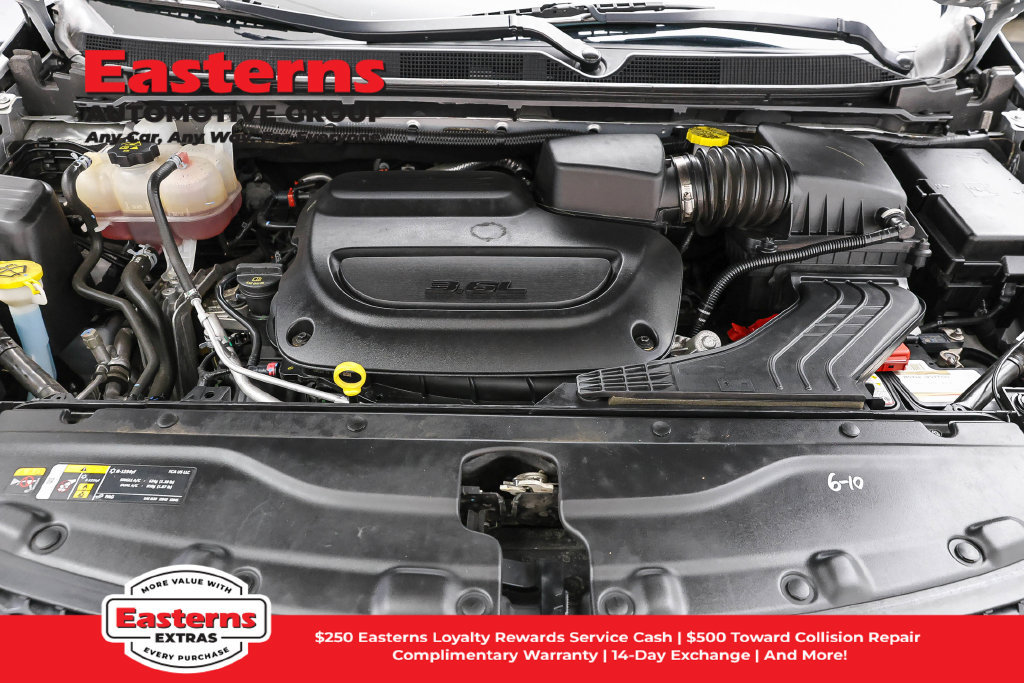 Used 2023 Chrysler Voyager LX FWD image 8