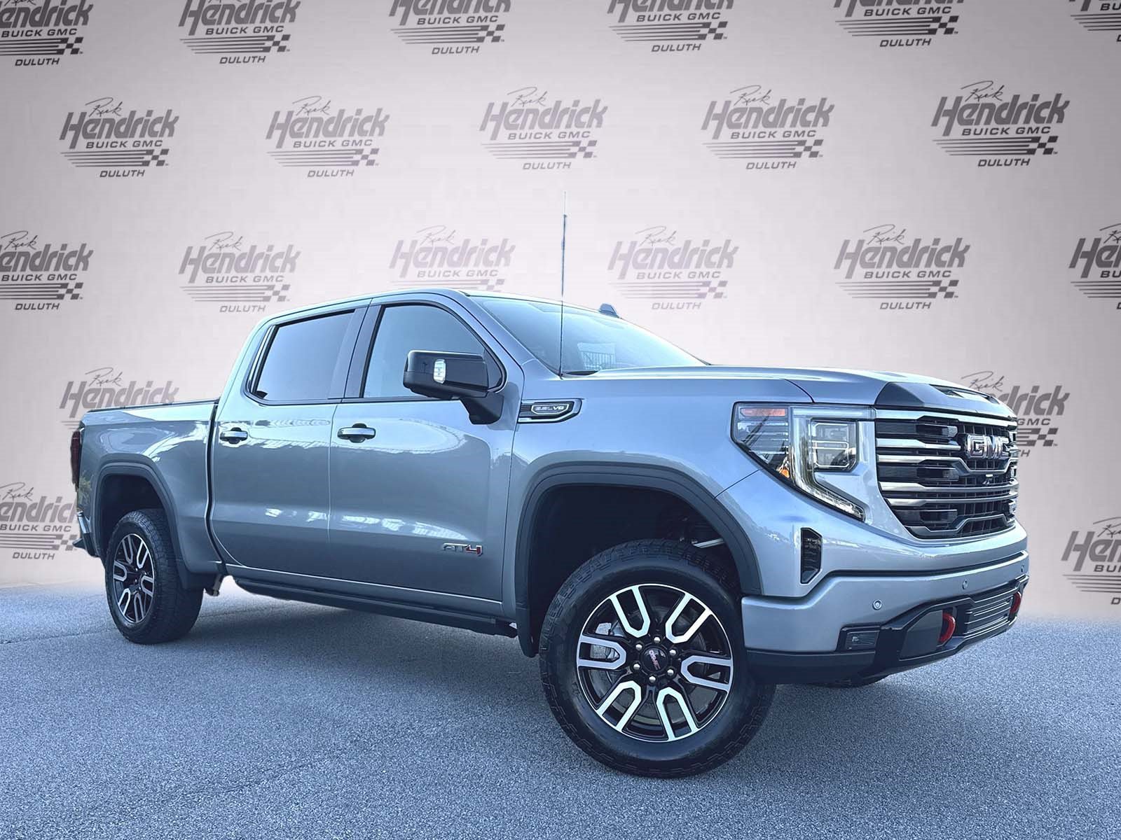 Used 2025 GMC Sierra 1500 AT4 w/ AT4 Preferred Package AWD/4WD image 2