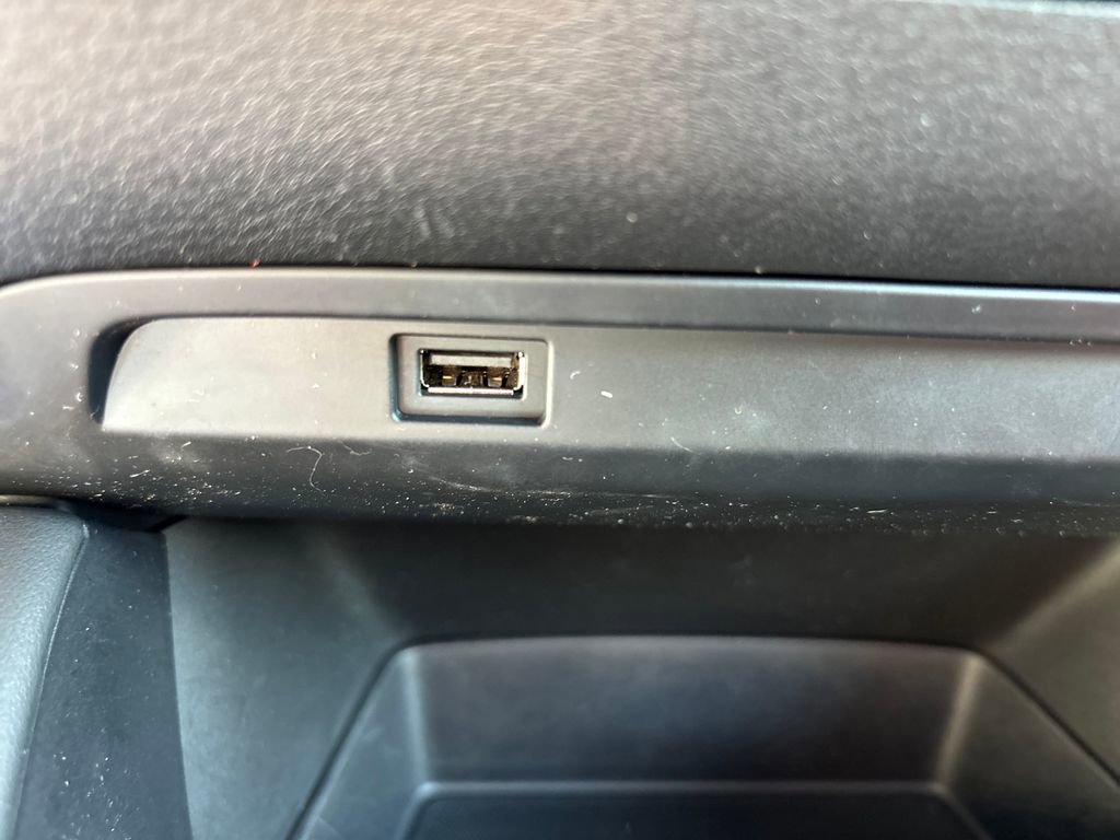 Used 2019 MAZDA MAZDA3 Hatchback w/ Premium Package image 35