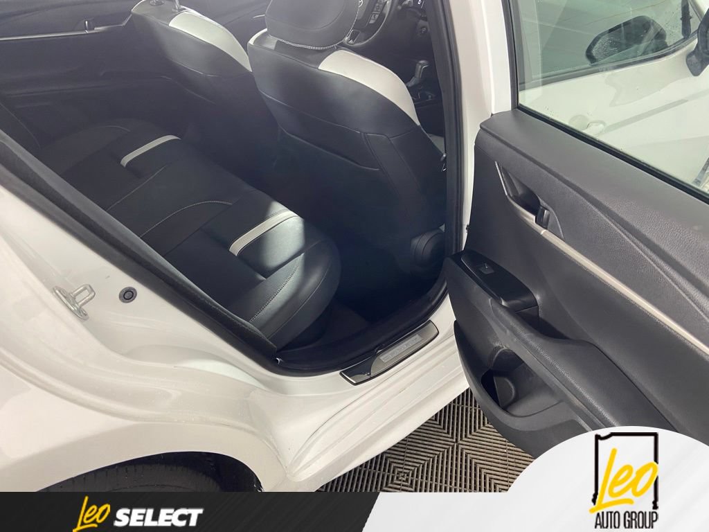 Used 2025 Toyota Camry SE FWD image 19
