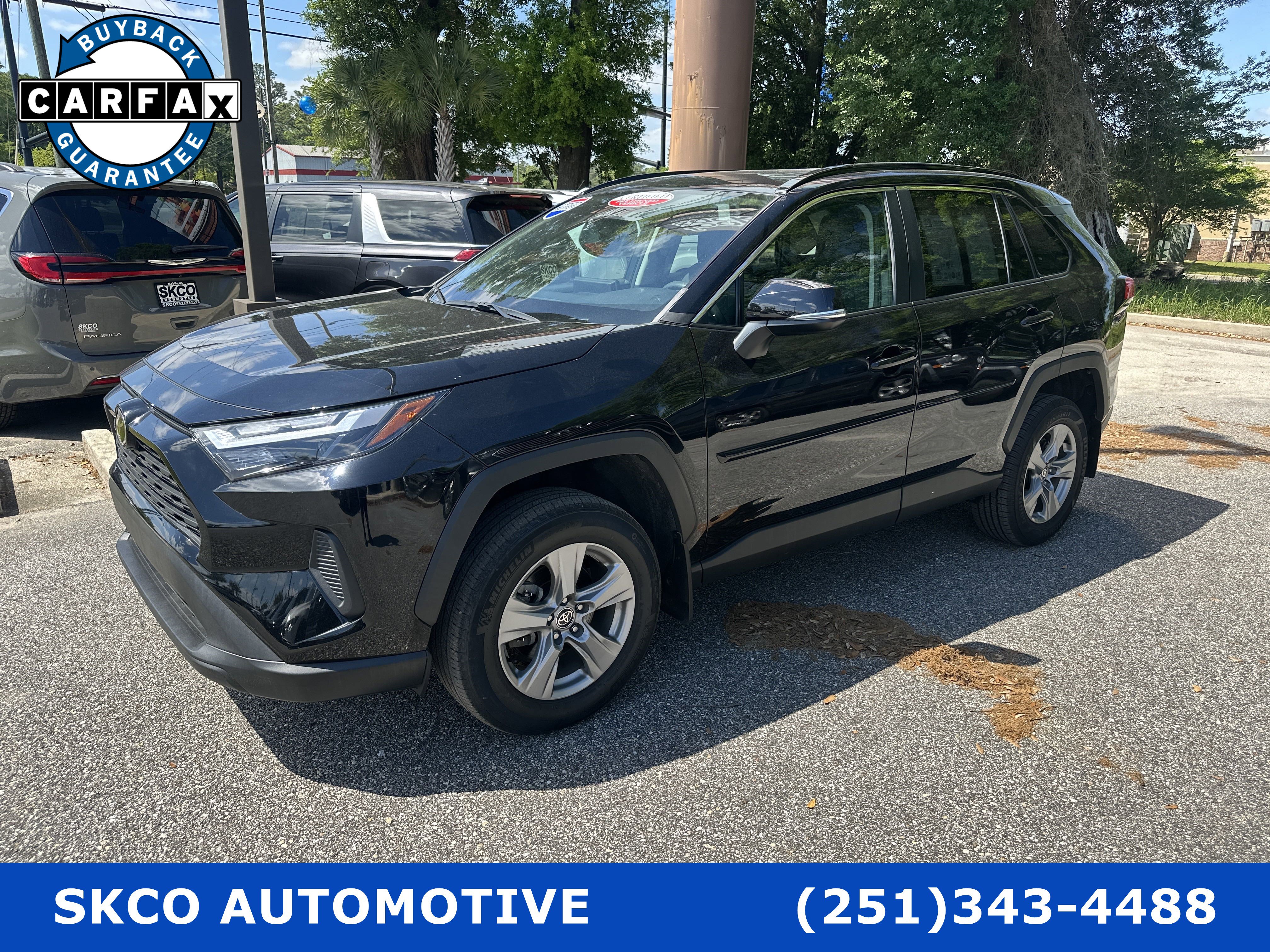 Used 2022 Toyota RAV4 XLE w/ Convenience Package FWD image 1