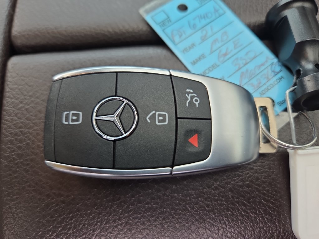Used 2021 Mercedes-Benz GLE 350 4MATIC image 33